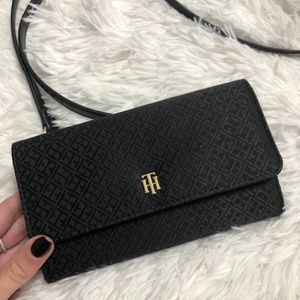 Tommy Hilfiger Tri-Fold Wallet Crossbody - Black